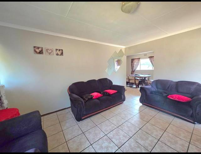 3 BEDROOM HOUSE FOR SALE IN VAN DYK PARK